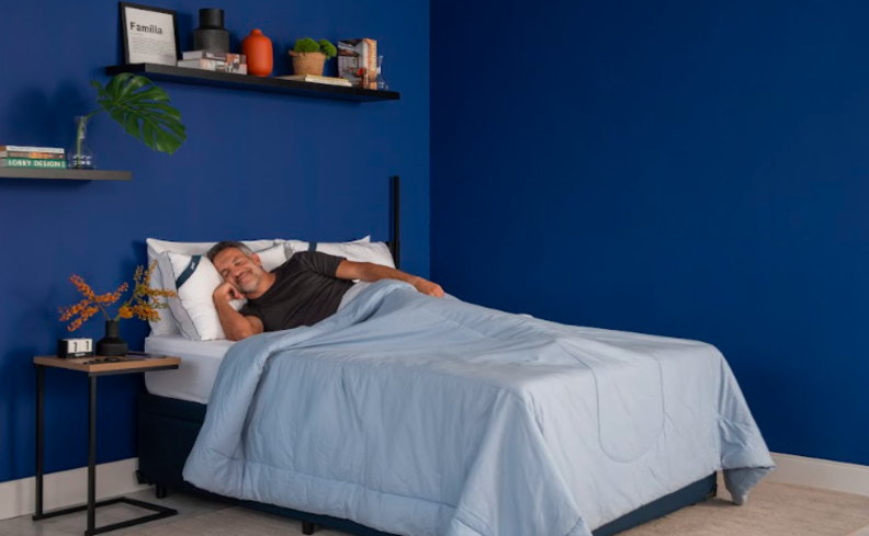 colchão confortável para dormir melhor e aproveitar o Dia Mundial do Sono, além de travesseiros para ter mais conforto